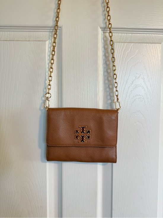 Tory Burch Handbags - TORY BURCH: Britten Chain Wallet Crossbody